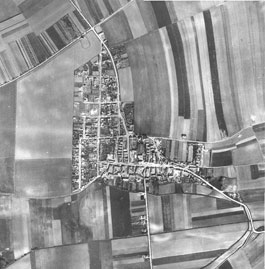 Hisotircký letecký snímek obce Přezletice